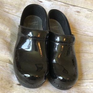 Dansko black patent size 36